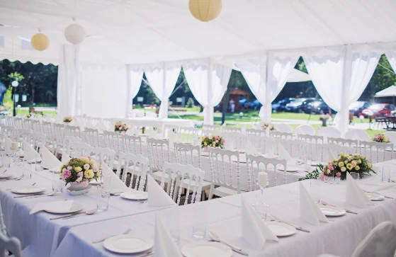 8x12 m Cjelogodišnji šatori za poslovna događanja